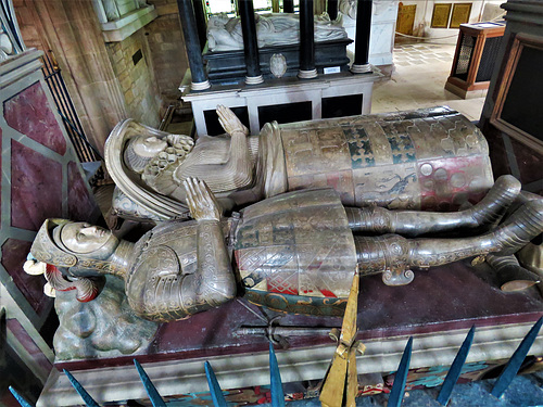 great brington church, northants (11)c16 tomb of robert, baron spencer +1627 and margaret willoughby +1597 by jasper hollemans erected 1599