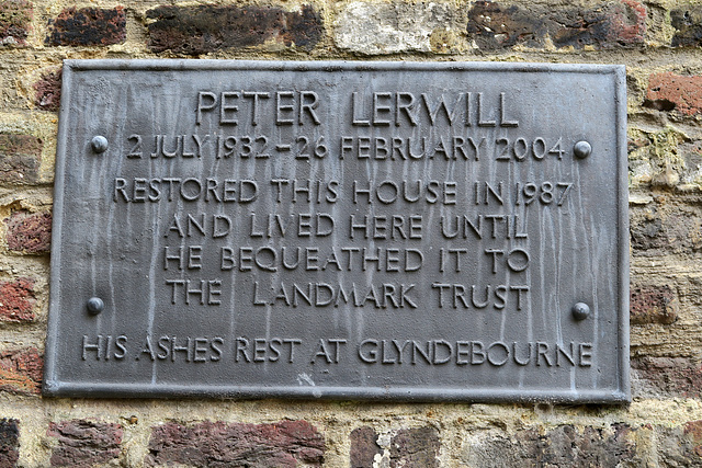 IMG 2658-001-Peter Lerwill Plaque