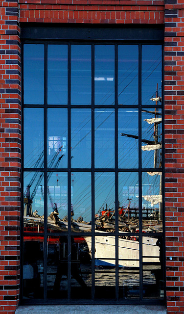 Reflektion, Hamburg - Fenster zur Welt