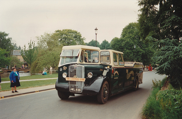 Guide Friday HKL 836 in Bourton-on-the-Water – 3 Jun 1993 (194-12A)