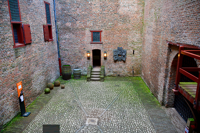 Slot Loevestein 2017 – Courtyard