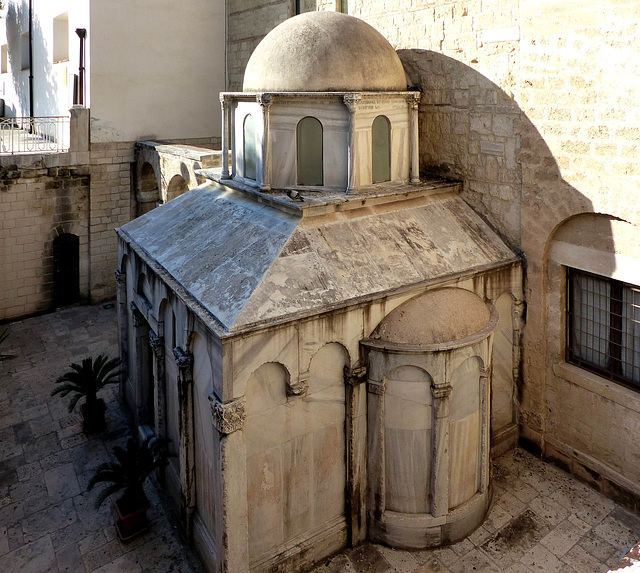 Canosa di Puglia - Mausoloei di Boemondi