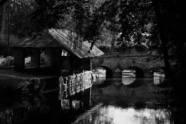 Ancien lavoir sur la Juine