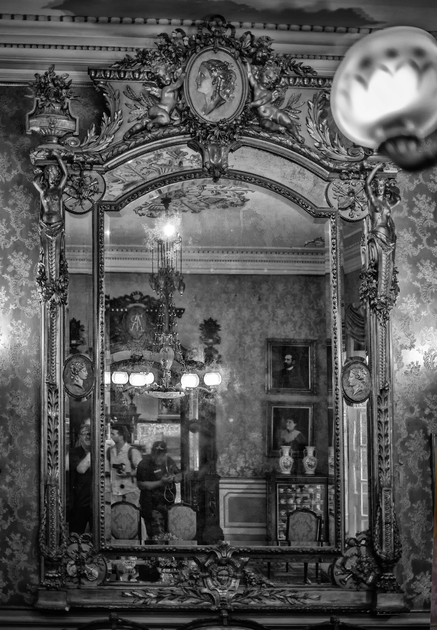 MAria Antonieta´s style mirror