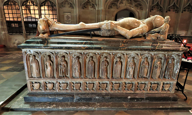st mary's church, warwick (153)c14 tomb of thomas beauchamp and wife katherine mortimer +1369