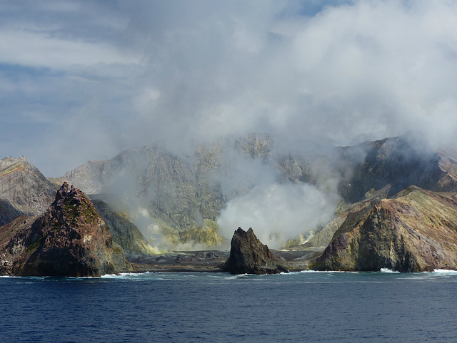 Whakaari/White Island (47) - 25 February 2015