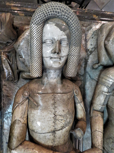 st mary's church, warwick (155)nebule headdress on c14 tomb effigy of katherine mortimer +1369, wife of thomas beauchamp