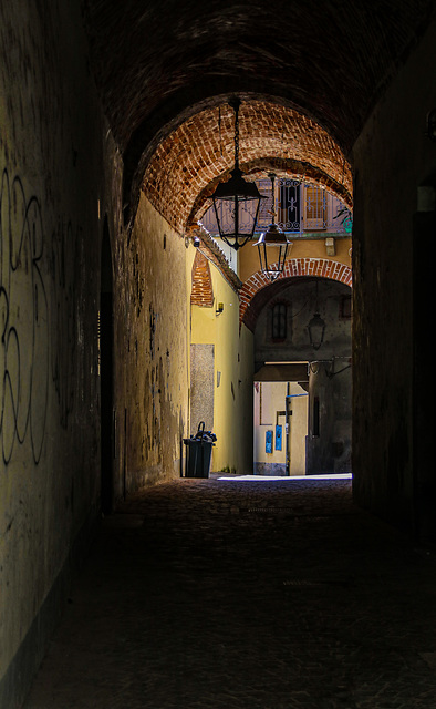 Vercelli: eine Altstadtgasse