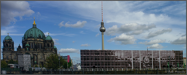 Der neue Palast der Republik Der neue Palast der Republik