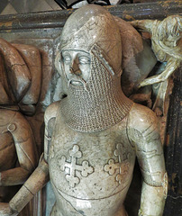 st mary's church, warwick (157)c14 knight's effigy of thomas beauchamp +1369 on his tomb in the chancel