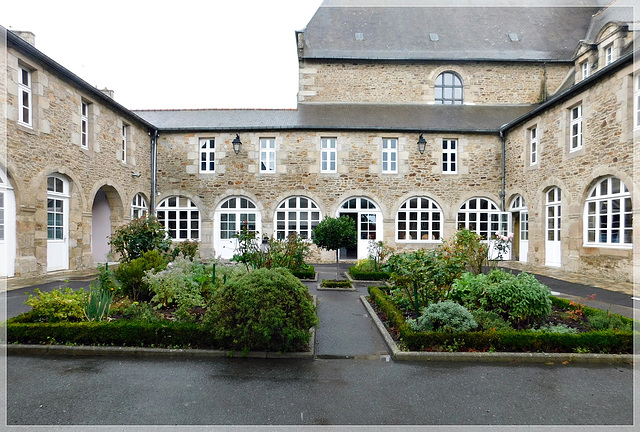 Le jardin au Collège Roger Vercel à Dinan (22)