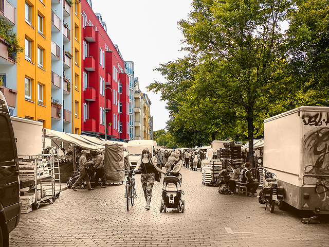 Berlin. Kreuzberg. Maybachufer. 201506 ... ♫ ♪ ♪ ♫