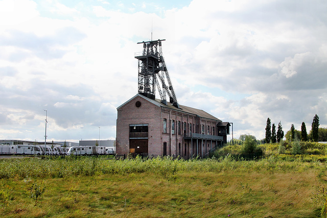 Schacht 2, Tomson-Bock mit Maschinenhalle (Zeche Gneisenau 1/2/3/4, Dortmund-Derne) / 10.09.2017