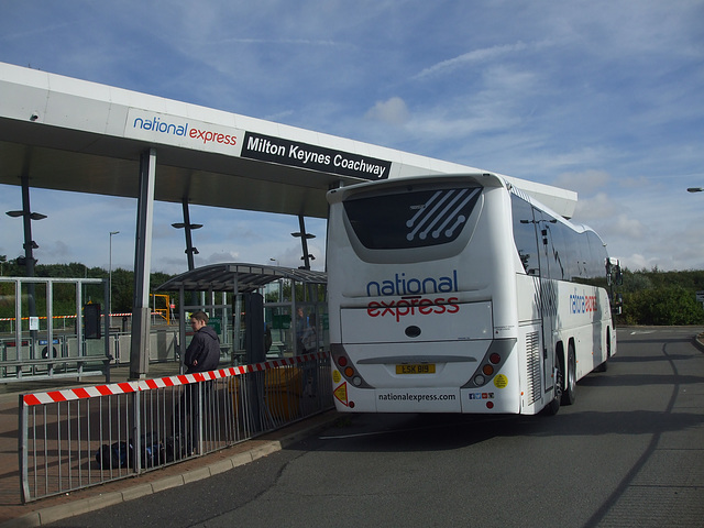 DSCF4917 Parks of Hamilton LSK 819 (National Express contractor) at Milton Keynes - 1 Sep 2016