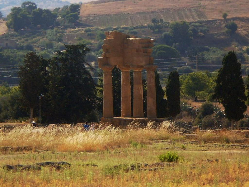 Temple of Castor and Polux.