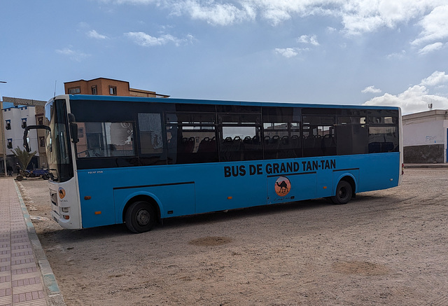 Bus bleu du grand Tan-Tan.