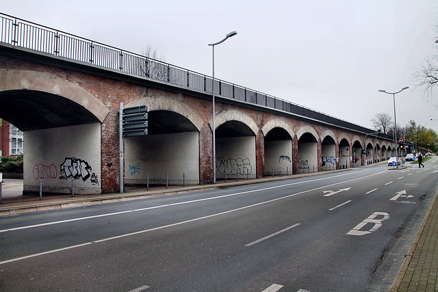 Stadt-Viadukt der ehem. Bahnstrecke Meerbusch-Osterath–Dortmund Süd (Mülheim an der Ruhr) / 30.03.2024