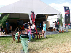 photo 25-bénévole camping au festival Solidays à lhippodrome de Longchamp 07.2007