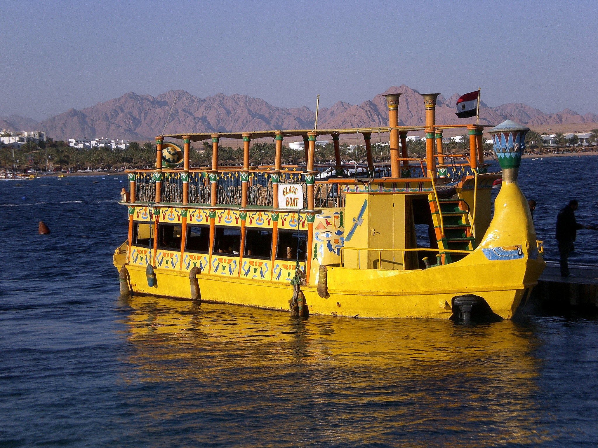 Glasbodenboot für Touristenausflüge