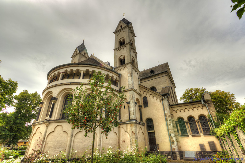 Pfarrkirche St. Josef 1