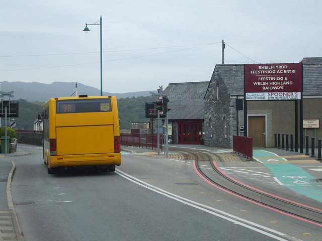 Express Motors EM06 ORS  in Porthmadog - 29 Jun 2015 (DSCF0238)
