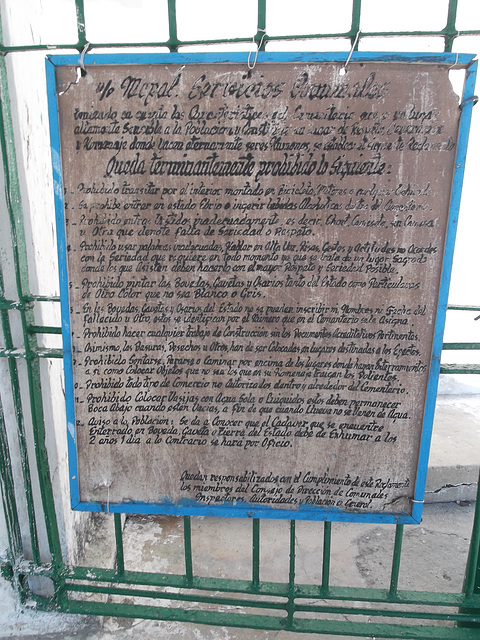 Écritures funéraires / Cuban cemetery