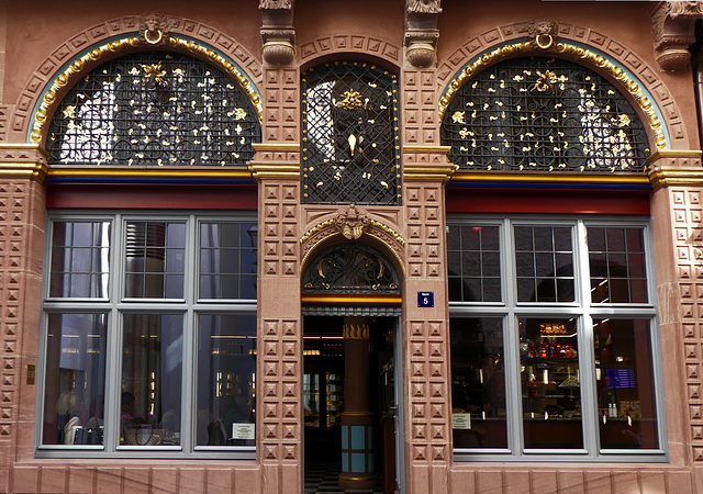 Eingangsportal zum Cafe in der "Goldenen Waage"