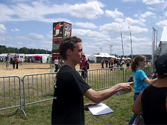 photo 28-bénévole camping au festival Solidays à lhippodrome de Longchamp 07.2007