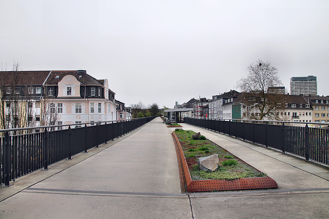 Radweg RS1 auf dem alten Stadt-Viadukt (Mülheim an der Ruhr) / 30.03.2024