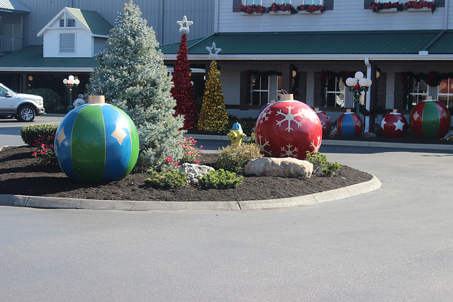 Christmas Time ~~ Pigeon Forge, Tennessee  ~~   USA