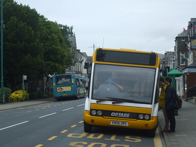 DSCF0236 Express Motors EM06 ORS and Arriva Cymru CX04 AXY DSCF0236 Express Motors EM06 ORS and Arriva Cymru CX04 AXY