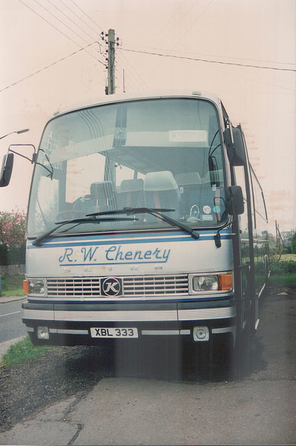 Chenery XBL 333 at Dickleburgh - 29 April 1995