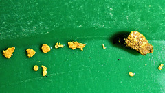 Gold aus der Katze (5mm das Große)