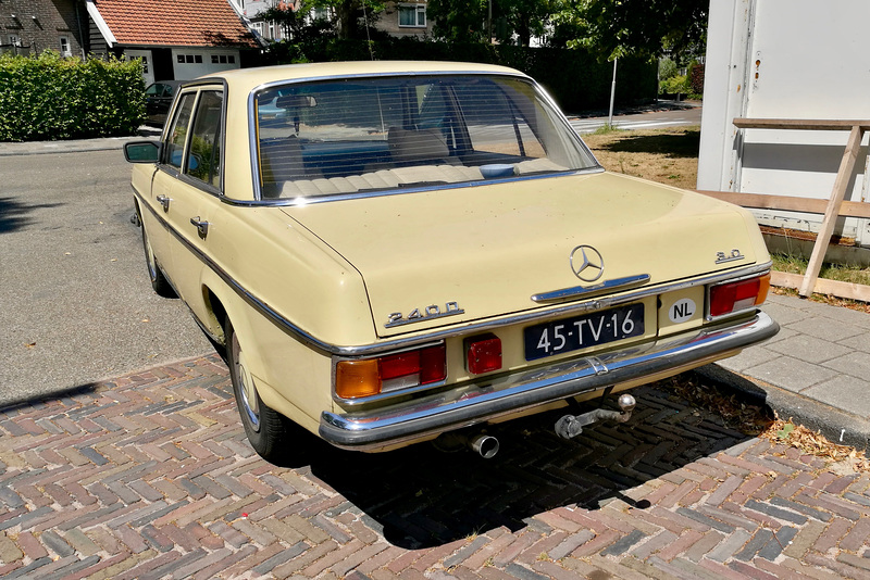 1975 Mercedes-Benz 240D 3.0