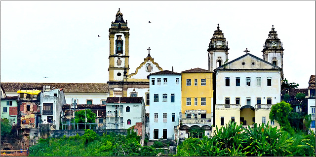 Chiese e case viste dal mare