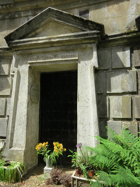 highgate west cemetery, london