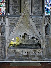 winchelsea church sussex ,  c14 tomb canopy with c13 tomb effigy