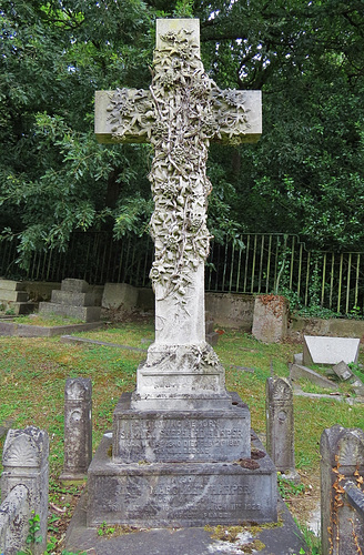 putney vale cemetery, london