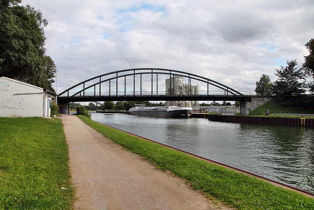 Dortmund-Ems-Kanal mit Brücke Königsheide (Dortmund) / 10.09.2017