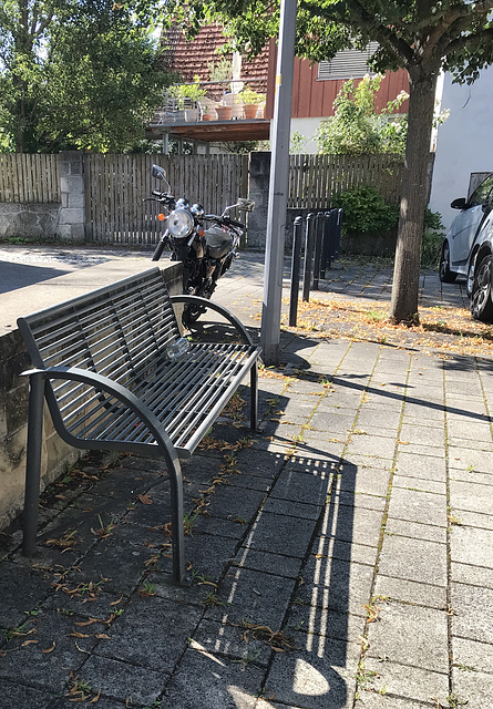 Parkplatz im alten Ortskern (HBM)