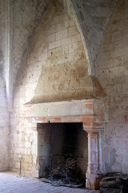 Cheminée dans la tour Est du Château de Cinq-Mars-la-Pile