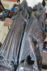 clifton reynes church, bucks (51)two c14 wooden tomb effigies, perhaps ralph reynes c.1331 and cecilia, wife of thomas reynes II c.1332