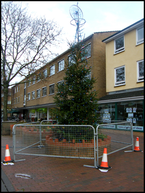 Christmas fence (with tree)