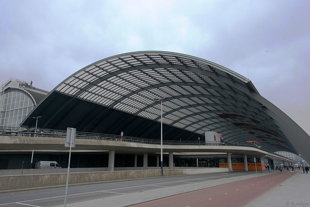 Amsterdam - Bahnhof (© Buelipix)