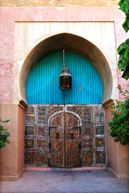 Porte sculptée à Taroudant.