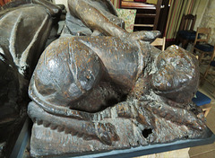 clifton reynes church, bucks (45)lion on c14 wooden tomb effigy of a knight, perhaps ralph reynes c.1331