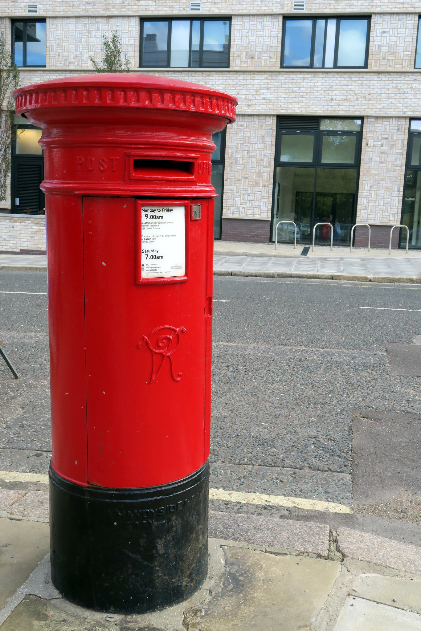 IMG 0877-001-Victoria Regina Pillar Box