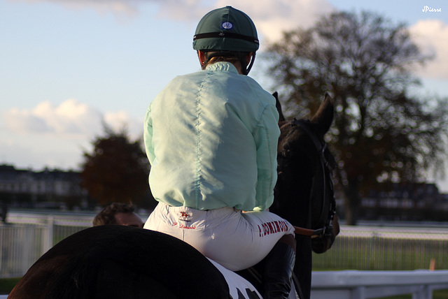 Jockey sur hippodrome de Chantilly