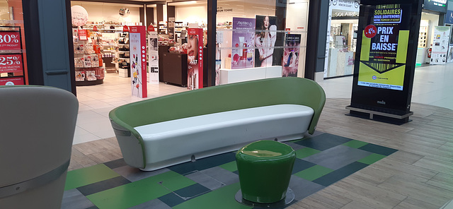 HBM im Einkaufszentrum