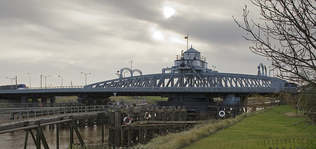 Crosskeys swing bridge at Sutton Bridge